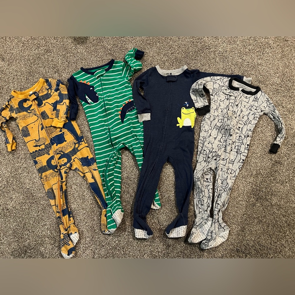 Carters Boys jammies- bundle of 4